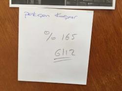 TİYATRO ve SESLENDİRME SANATÇISI PEKCAN KOŞAR'IN ORİJİNAL 2'Lİ FOTOĞRAF SETİ - 12 x 9 cm ve 9 x 8 cm EBADINDA - PEKCAN KOŞAR ve EŞİ SELMA ARISAN HATIRA POZU VERİRKEN ÇEKİLMİŞ 2 FARKLI KARE