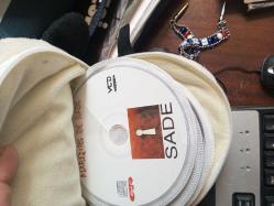 Peluş panda formunda CD -DVD kutusu içinde CD var