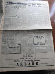 Cumhuriyet Gazetesi - 9 nisan 1955 - emeklilere de ikramiye verilmesi düşünülüyor - basına dair yeni kanun teklifi - Mimar Sinan anıldı - genç takımımız dün macarlara 3-0 yenildi fotoğraf - Türk ve Lübnan Devlet reisleri savarona'nın güvertesinden donanmayı seyrederken fotoğraf - Adnan Menderes ve Lübnan başvekili yassıada'da fotoğraf - gerekirse Kıbrıslı Türkler silaha da sarılacaktır - İstanbul konservatuvarı şehir korosu İtalya'ya gidiyor fotoğraf - Kıbrıs Türk kurumları Federasyonu Başkanı faiz kaymak - Hacı Kurye Yazanlar Nihal Karamağaralı ve Va Nü yazı dizisi - Jules Verne hakkında yazan A. Adnan Adıvar - cinsiyet değiştirmek isteyenler çoğaldı - otel yazan Burhan Felek - Galatasaray Emniyet maçı - lig maçları için istenen İngiliz hakem gelmiyor - sarışın şeytan başrolde Gina Lollobrigida Şan sinemasında - şehir tiyatrosunda hava parası oyunu - 1954-1955 Yunus Nadi mükafatı en güzel fikir yazısı - dünya karikatürleri - Ziraat Bankası - Steyr dizel traktörleri