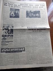 Cumhuriyet Gazetesi - 9 nisan 1955 - emeklilere de ikramiye verilmesi düşünülüyor - basına dair yeni kanun teklifi - Mimar Sinan anıldı - genç takımımız dün macarlara 3-0 yenildi fotoğraf - Türk ve Lübnan Devlet reisleri savarona'nın güvertesinden donanmayı seyrederken fotoğraf - Adnan Menderes ve Lübnan başvekili yassıada'da fotoğraf - gerekirse Kıbrıslı Türkler silaha da sarılacaktır - İstanbul konservatuvarı şehir korosu İtalya'ya gidiyor fotoğraf - Kıbrıs Türk kurumları Federasyonu Başkanı faiz kaymak - Hacı Kurye Yazanlar Nihal Karamağaralı ve Va Nü yazı dizisi - Jules Verne hakkında yazan A. Adnan Adıvar - cinsiyet değiştirmek isteyenler çoğaldı - otel yazan Burhan Felek - Galatasaray Emniyet maçı - lig maçları için istenen İngiliz hakem gelmiyor - sarışın şeytan başrolde Gina Lollobrigida Şan sinemasında - şehir tiyatrosunda hava parası oyunu - 1954-1955 Yunus Nadi mükafatı en güzel fikir yazısı - dünya karikatürleri - Ziraat Bankası - Steyr dizel traktörleri