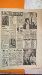 PAZAR AKTÜALİTE, SİNEMA, TİYATRO, MİZAH DERGİSİ - 24 EYLÜL 1961 - SAYI: 261 - YILMAZ DURU - NİLÜFER AYDAN - SUPHİ KANER - TURAN SEYFİOĞLU - MUHTEREM NUR - EKREM ALTA - ALTAN ERBULAK - SADRİ ALIŞIK - MERAL SAYIN - CAVİDAN DORA - İFFET KÖSEOĞLU - NEBAHAT ÇEHRE - MUALLA KAYNAK - SUZAN AVCI - TURGUT ÖZATAY - ÖZTÜRK SERENGİL - BAKİ CALLAOĞLU - GÖKSEL ARSOY - SEVİM EMRE - ATİLLA SAN - METİN GÜRKAY - MEMDUH ÜN - OSMAN F SEDEN - AYHAN IŞIK - BELGİN DORUK - HULKİ SANER - ORHAN GÜNSİRAY - ÇOLPAN İLHAN - PERİ HAN - KENAN PARS - SADETTİN ERBİL - HAYRİ ESEN - FATMA GİRİK - GÖNÜL YAZAR - ARAM GÜLYÜR - TÜRKAN ŞORAY - NEJAT SAYDAM - METİN ERSOY - PERVİN PAR - SUN GÜLTEKİN - NILGÜN ORHAN - DR A ALYANAK - SUNA SELEN - SALİH TOZAN - SAMİ HARİNSES - NECDET TOSUN - HANDAN ADALI - BARBARA VALENTIN - SADRİ ALIŞIK - KADİR SAVUN - MARIA VINCENT - ERNST THEUMER - ZİYA MUTLU - OKTAR DURUKAN - HAYAT HAMZAOĞLU - EROL TAŞ - TOLGA TİGİN - MERT DOLEL - ORHAN ELMAS - SUPHİ KANER - LALE ORALOĞLU - SEMİH SEZE - 16 SAYFA