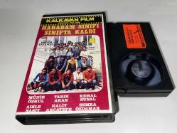 Hababam Sınıfı Sınıfta Kaldı Münir Özkul Tarık Akan Kemal Sunal Adile Naşit Halit Akçatepe Video Kaset