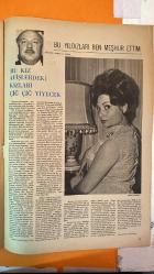 PAZAR AKTÜALİTE, SİNEMA, TİYATRO, MİZAH DERGİSİ - 13 MART 1965 SAYI : 442 SYLVA KOSCINA - HORST BUCHHOLZ - FEDERICO FELLINI - ORHAN GÜNŞIRAY - MAHIR GÜNŞIRAY - MÜRVET SEYFIOĞLU - SELMA GÜNERİ - TÜLİN ELGIN - ZUHAL TAN - MARISE - FERDINAND - ELIA KAZAN - ROSEMARY ANTELLO - ROGER VADIM - CATHERINE DENEUVE - ELKE SOMMER - ELKE MOLLER - FRANÇOISE DORLEAC - BELGIN DORUK - AYHAN IŞIK - TURAN SEYFIOĞLU - SIRRI GÜLTEKIN - KENAN PARS - BEHZAT BAL - OSMAN F. SEDEN TEHLİKENİN ORTASINA ATILAN YILDIZ - ÇAPKINIM HOVARDAYIM - AŞK YARIŞI - VADIM IN SON AFİŞİ - ISMARLAMA ÇOCUK - SOYUNMA KRALİÇESİ - AŞK DOLU SAHNE - BU YILDIZLARI BEN MEŞHUR ETTİM - BU KIZ AFİŞLERDEKİ KIZLARI ÇİĞ ÇİĞ YİYECEK - ÖLDÜREN ŞEHİR - HASBİ TEMBELER KARİKATÜRÜ - GENÇ KIZ KALBİ KARİKATÜRÜ - DOKTOR KİLDER KARİKATÜRÜ - BONCUK KARİKATÜRÜ - 16 SAYFA