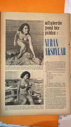 PAZAR AKTÜALİTE, SİNEMA, TİYATRO, MİZAH DERGİSİ - SAYI : 467 NURAN AKSOYLAR - TURAN AKSOY - ORHAN AKSOY - ERMAN FILM - KEMAL FILM - ZAFER DAVUTOĞLU - IZZET GÜNAY - FATMA GIRIK - EVRIM FER - FAHRIYE TAMKAN - MUZAFFER TEMA - NURI - LEYLA - TÜRKAN SORAY - ZEKI MUREN - RUÇHAN ADLI - GÖKSEL ARSOY - HÜLYA KOÇYIĞIT - NURI SESIGÜZEL - SEVIM ÇAĞLAYAN - YILMAZ - NEBAHAT - ORHAN GÜNŞIRAY - ZEYNEP - BILGE TANDOĞAÇ - SEVDA SUMER - TERRI LATIMER - UGO TOGNAZZI - MARINA VLADY - H. G CLOUZOT - LOUIS JOURDAN - GULJEN ATBAN - ALI - ASIM - KADIR SAVUN - ETHEM - MUZAFFER - FAY - TINEZ - SAHİLDEKİ KIZ - TATLI ESMER - KUMARBAZ - SEKER HAFIYE - ÇAPKAN KAYNANA - FESTIVAL KRALIÇESI - PARIS'TE BIR GÖSTERI - YILMAZ BENIM HAYATIMDIR - YAZ BEKARI - GÖBEK CÜRMUMEŞHUDU - İTHAL MALI YILDIZ - HASBİ TEMBELER KARİKATÜRÜ - GENÇ KIZ KALBİ KARİKATÜRÜ - DOKTOR KİLDER KARİKATÜRÜ - BONCUK KARİKATÜRÜ - 16 SAYFA