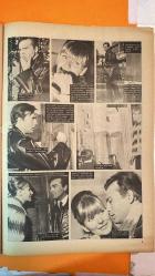 PAZAR AKTÜALİTE, SİNEMA, TİYATRO, MİZAH DERGİSİ - SAYI : 470 TÜRKAN ŞORAY - SELMA GÜNERİ - FATMA GİRİK - HÜLYA KOÇYİĞİT - PERVIN PAR - AJDA PEKKAN - AYHAN IŞIK - EDIZ HUN - FIKRET HAKAN - TAMER YİĞİT - YILMAZ GÜNEY - SEVDA FERDAĞ - BİRSEN MENEKŞELİ - MİNE SUN - AYFER FERAY - TÜLİN ELGIN - NERIMAN KÖKSAL - MUZAFFER TEMA - NECDET ÇAĞLAR - VAHL ÖZ - DEVLET DEVRIM - MUALLA SÜRER - ÇOLPAN ILHAN - SELDA ALKOR - ESEN PÜSKÜLLÜ - NURAN AKSOYLAR - YUSUF SEZGIN - TUNÇ OKAN - MÜNIR ÖZKUL - EŞREF KOLÇAK - YILMAZ DURU - FILIZ AKIN - MUHTEREM NUR - ORHAN GÜNŞIRAY - SADRI ALIŞIK - ÖZTÜRK SERENGİL - TUNÇ BAŞARAN - DUYGU SAĞIROĞLU - NURAN ŞENER - LEYLA SAYAR - HALIT ZIYA - MUAZZEZ TAHSIN BERKAND - REŞAT NURI GÜNTEKIN - CÜNEYT ARKIN - KERIME NADIR - ESAT MAHMUT KARAKURT - PERIDE CELAL - İHSAN İPEKÇI - MAHMUT YESARI - GÖNÜL SUVER - METIN ERKSAN - HALIT REFİG - MEMDUH ÜN - ATIF YILMAZ - ERDOĞAN - HASBİ TEMBELER KARİKATÜRÜ - GENÇ KIZ KALBİ KARİKATÜRÜ - DOKTOR KİLDER KARİKATÜRÜ - BONCUK KARİKATÜRÜ - 16 SAYFA