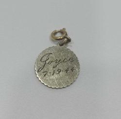 Antika Altın Dolgu Kız Çocuğu Sülietli Charm Kolye Ucu 1944