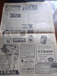 Cumhuriyet Gazetesi - 13 Ağustos 1956 - Ankara Valisi Cemal Göktan'ın izin vermediği 2. toplantı - Cumhurbaşkanı Nasır dün Londra konferansına  katılmayacağını resmen açıkladı - Türk Hava Kuvvetleri milli atış timi bugün belli olacak - cumhurbaşkanı Celal Bayar kampta fotoğraf - ağ biçimindeki peçesi ile milli kurtuluş ordusuna katılan mısırlı bir kadın asker fotoğraf - Türkiye'de petrol araştırmaları - periler diyarında bir hafta röportajı yapan Yaşar Kemal yazı dizisi - Osman Bölükbaşı Trabzon'dan Erzurum'a gitti - Kıbrıs şehirlerinde bombalar patlıyor - kutu kutu içinde yazan Orhan hançerlioğlu yazı dizisi - Gönül Yazar puro tuvalet sabunu kullanıyor - Sirkeci Halkalı elektrikli trenleri - Hürriyet Partisi adına bugün Recep Peker'in kabri ziyaret edilecek - kadın moda köşesi - Fenerbahçe Ankara Demirspor'un 7-2 mağlup etti fotoğraf - Galatasaray Türkiye kürek şampiyonu - Galatasaray İstanbul yüzme şampiyonu - Cezmi or yarışmaları dün nihayete erdi - Vefa dünkü iki maçını da kazandı