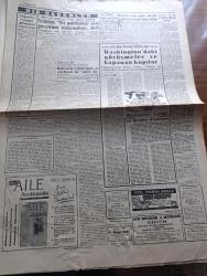 Cumhuriyet Gazetesi - 27 Haziran 1964 - Amerika Birleşmiş Milletler ara bulucusu Sakari S. Tuomioja ile işbirliği yapacak - Amerika Dışişleri bakanlığı müsteşarı George Ball Papandreu Tuomioja İsmet İnönü Ve U Thant'la görüştü - Talat Aydemir ve Fethi Gürcan Bu sabah idam edildi - 1964 Eczacıbaşı ilmi araştırma armağanı - İtalya başbakanı Aldo Moro istifa etti - Doktor Bülent Berkarda Doktor Gönül Akakan ve doçent doktor Orhan Ulutin fotoğraf - aylaklar yazan Melih Cevdet Anday - Azat Buzat yazan İlhan Selçuk - Goldwater Lodge ve Güney Vietnam - yüksek yazan Burhan Felek - perde aralığından yazan Nadir Nadi - Parlamentoda bu hafta - haftanın olayı 20 21 Mayıs sanıkları - Jacqueline Kennedy Ne Alemde - Altay Kulübü Başkanı Rıdvan Burteçin İzmir'e dönüyoruz İsmet İnönü'ye başvuracağız - Şike olayını federasyon tekrar tetkik edecek - Beyoğluspora hükmen mağlup sayılan Galatasaray ligde dördüncülüğe düştü - Gündüz Kılıç 8 temmuz'da İstanbul'da - masa tenisi ve geleceği yazan Rober Rossi