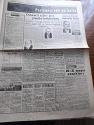 Cumhuriyet Gazetesi - 27 Haziran 1964 - Amerika Birleşmiş Milletler ara bulucusu Sakari S. Tuomioja ile işbirliği yapacak - Amerika Dışişleri bakanlığı müsteşarı George Ball Papandreu Tuomioja İsmet İnönü Ve U Thant'la görüştü - Talat Aydemir ve Fethi Gürcan Bu sabah idam edildi - 1964 Eczacıbaşı ilmi araştırma armağanı - İtalya başbakanı Aldo Moro istifa etti - Doktor Bülent Berkarda Doktor Gönül Akakan ve doçent doktor Orhan Ulutin fotoğraf - aylaklar yazan Melih Cevdet Anday - Azat Buzat yazan İlhan Selçuk - Goldwater Lodge ve Güney Vietnam - yüksek yazan Burhan Felek - perde aralığından yazan Nadir Nadi - Parlamentoda bu hafta - haftanın olayı 20 21 Mayıs sanıkları - Jacqueline Kennedy Ne Alemde - Altay Kulübü Başkanı Rıdvan Burteçin İzmir'e dönüyoruz İsmet İnönü'ye başvuracağız - Şike olayını federasyon tekrar tetkik edecek - Beyoğluspora hükmen mağlup sayılan Galatasaray ligde dördüncülüğe düştü - Gündüz Kılıç 8 temmuz'da İstanbul'da - masa tenisi ve geleceği yazan Rober Rossi