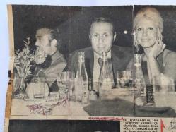 FAHRETTİN ASLAN'IN GAZETEDEN KESİLME FOTOĞRAFLI HABER KÜPÜRÜ - 24 x 22 cm EBADINDA - FAHRETTİN ASLAN, BEHİYE AKSOY ve BERKER İNANOĞLU, SEZERCİK'İN SÜNNET DÜĞÜNÜNDE AYNI MASADALAR