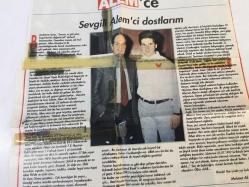 FAHRETTİN ASLAN'IN DERGİDEN KESİLME FOTOĞRAFLI HABER KÜPÜRÜ SAYFASI - 36 x 27 cm EBADINDA - FAHRETTİN ASLAN ve TORUNU ZENEP, ''NAMUS UĞRUNA ZORAKİ NİKAH''