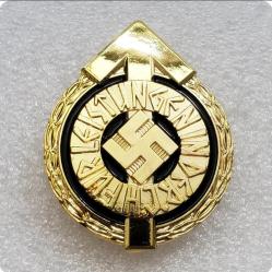 İKİNCİ DÜNYA SAVAŞI NAZİ ALMANYASI HITLER JUGEND BADGE GOLD marked by RZM