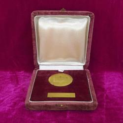 VINTAGE İSTANBUL BAROSU MESLEKTE 35 YIL 3934 ORJİNAL KUTUSUNDA MADALYA