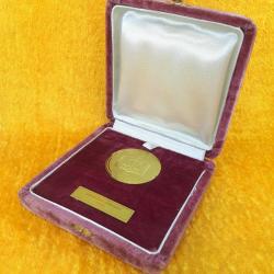 VINTAGE İSTANBUL BAROSU MESLEKTE 35 YIL 3934 ORJİNAL KUTUSUNDA MADALYA