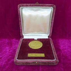 VINTAGE İSTANBUL BAROSU MESLEKTE 35 YIL 3934 ORJİNAL KUTUSUNDA MADALYA