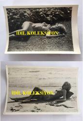 YEŞİLÇAM'IN DEĞERLİ OYUNCUSU HÜLYA TUĞLU'NUN ORİJİNAL 15'Lİ FOTOĞRAF SETİ - 18 x 12 cm EBADINDA - HÜLYA TUĞLU DENİZ KENARINDA MAYOSUYLA GÜNEŞLENİP POZ VERİRKEN ÇEKİLMİŞ 15 FARKLI KARE