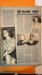 PAZAR AKTÜALİTE, SİNEMA, TİYATRO DERGİSİ - SAYI : 525 15 EKİM 1966 - YILMAZ DURU - MUHTEREM NUR - EROL BÜYÜKBURÇ - NEVİN AYPAR - NİLGÜN ESEN - MÜNİR HAYRİ EGELİ - ZİYA HAZNEDAR - DENİZ TANYELİ - MESİHA YELDA - MUALLA KAYNAK - AYLA KARACA - POLA MORELLI - GÖNÜL BEYHAN - AYTEN ÇANKAYA - UFTADE KİM - TURHAN GÜRKAN - ÜNAL TOLUNAY - AYŞE'NİN ÇİLESİ - BİR MİLYONLUK MACERA - UNUTTUKLARINIZ - EMEKLERİM MUHTEREM NUR'A HARAM OLSUN - ESEN PÜSKÜLLÜ - YÜCEL UÇANOĞLU - TANJU GÜRSU - SELDA ALKOR - SUZAN AVCI - HÜSEYİN CENDERE - GÜVEN ERTE - ATİLLA ERGÜN - BAKİ TAMER - MEHMET ARSLAN - ERTEM EĞİLMEZ - EKREM BORA - HÜLYA KOÇYİĞİT - EROL TEZEREN - TUGAY TOKSÖZ - SÜLEYMAN TURAN - ŞEREF GUDİK - SELMA GÜNERİ - KUZEY VARGIN - YUSUF SEZGIN - CAVİT YÜRÜKLÜ - GÖKSEL ARSOY - MEMDUH ÜN - HÉLÉN MEVILLE - AJDA PEKKAN - HÜSEYİN BARADAN - HULUSİ KENTMEN - İHTİRAS KURBANLARI - SARI GÜL - KADER ÇIKMAZI - ALTIN ÇOCUK - DENİZCİLER GELİYOR - POSBIYIKLAR TURNEDE - GÜL YERİNE ARTIK SİLAH - ÖPÜŞMEK YASAK - BU SEFE - 16 SAYFA