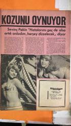 PAZAR MAGAZİN, SİNEMA, FİLM, TİYATRO DERGİSİ - SAYI : 565 22 TEMMUZ 1967 - SEMIRAMIS PEKKAN - SEZER GÜVENIRGIL - ZEYNEP AKSU - SEVINÇ PEKIN - AYHAN IŞIK - MEMDUH ÜN - ÜMIT UTKU - OKSAL PEKMEZOĞLU - GÖKSEL ARSOY - FIGEN SAY - MINE MUTLU - NURAN AKSOY - NURLAN SAN - FIGEN HAN - ARZU ÖZYIĞIT - SEVIM EMRE - OYA PERI - PERVIN PAR - MINE SOLAY - GÖNÜL YAZAR - ASLAN PENÇESI - SON KURBAN - FIGEN SAY - YILMAZ GÜNEY - DUYGU SAĞIROĞLU - METIN SEREZLI - TUNCEL KURTIZ - DANYAL TOPATAN - TURGUT DEMIRAĞ - SEMIRAMIS PEKKAN - AJDA PEKKAN - HASAN KAZANKAYA - LEYLA SAYAR - GÜLSÜN KAMU - GÖNÜL TURGUT - AYFERI - FIKRET HAKAN - SEVDA FERDAĞ - EKREM BORA - KUDUZ RECEP - TAM TAKIM - 16 SAYFA