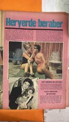 PAZAR MAGAZİN, SİNEMA, FİLM, TİYATRO DERGİSİ - SAYI : 574 23 EYLÜL 1967 - SELMA GÜNERİ - FİLİZ AKIN - BELGİN DORUK - ÇOLPAN İLHAN - TÜRKER İNANOĞLU - İZZET GÜNAY - KARTAL TİBET - EDİZ HUN - CÜNEYT ARKIN - EKREM BORA - KASIM GÜLEK - DON RODRIGEZ - ZEKİ MÜREN - AJDA PEKKAN - YUSUF SEZGİN - ÖZTÜRK SERENGİL - TANJU OKAN - GÜLSÜN KAMU - MARLYN - LALE HANIM - KÜLTÜR PARK - EFES OTELİ - KANLICA - SERSERİLER KRAHI - PAPA KIZI - SEFİLLER - SÖZDE KIZLAR - YIKILAN YUVA - AFFET BENİ - AYRILIK SAATİ - FUAR - MERCEDES 250 SL - JAMES BOND ÇANTASI - DON RODRIGEZ KILIK - İZMİR - PARK - OTEL SALONU - KRAL DAİRESİ - KULÜP 12 - TİYATRO - ŞÖHRETLER OTELİ - NAMZET GELİN - MARLYN MİLLİ - AŞK KAHRAMANLARI - ÖRNEK ANNE - ÖRNEK EV KADINI - BÜYÜK ŞEHRİN MODERN KIZI - İLKER - İNTİHAR GİRİŞİMİ - SALON FİLMLERİ - ALKOLİK KADIN ROLÜ - SİNEMA ÜÇGENİ - SEYİRCİYİ BIKTIRMAMAK - DEDİKODU MERKEZİ - TAKMA SAKAL BIYIK - POLİS MARİFETİ - TEBDİLİ KIYAFET - SİHİRLİ PARMAKLAR - İSPA - TAM TAKIM - 16 SAYFA