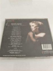 SEZEN AKSU / ADI BENDE SAKLI (Dönem CD)