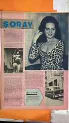 PAZAR MAGAZİN, SİNEMA, FİLM, TİYATRO DERGİSİ - SAYI : 602 5 NİSAN 1968 - UNSEL AYBEK - CÜNEYT ARKIN - SELDA ALKOR - DEMİR KARAHAN - TANJU GÜRSU - MEMDUH ÜN - ERTEM GÖREÇ - TÜRKAN ŞORAY - RÜÇHAN ADLI - ORHAN GÜNŞIRAY - YÜCEL HEKİMOĞLU - KADRİ YURDATAP - TAMER YİĞİT - YILMAZ DURU - KAZANİDİS - AYHAN IŞIK - TÜRKER İNANOĞLU BEYNİMDEKİ ŞEYTAN - ŞAFAK SÖKERKEN - AŞK VE SON - KÖYDE BİR KIZ SEVDİM - SİYAH MELEK - KIRMIZI KARANFİLLER - ÇALINAN AŞK - BİZDE ARKADAŞ MIYIZ - SEVİMLİ HAYDUT YEŞİLÇAM’DA YENİ YÜZLER - UNSEL AYBEK’İN SİNEMA GİRİŞİ - SELDA ALKOR-CÜNEYT ARKIN YAKINLAŞMASI - FİLM SETİNDE BAŞLAYAN AŞKLAR - SİNEMA VE TESSELLİ İLİŞKİLERİ - ULUDAĞ’DA BAŞLAYAN MACERA - TAM TAKIM - 16 SAYFA