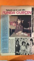 PAZAR MAGAZİN, SİNEMA, FİLM, TİYATRO DERGİSİ - SAYI : 607 10 MAYIS 1968 - İZZET GÜNAY - SEMİNE GÜNAY - HALDUN DORMEN - KAMİL ALTAN - SABAHATTİN KERİMOĞLU - FİKRET HAKAN - YILMAZ GÜNEY - EDİZ HUN - SELDA ALKOR - SEMA ÖZCAN - SÜLEYMAN TURAN - EKREM BORA - TUNÇ ORAL - REHA YURDAKUL - SADRİ ALIŞIK - TÜRKAN ŞORAY DORMEN TİYATROSU - TEŞVİKİYE CAMİİ - ZİNCİRLİKUYU MEZARLIĞI - CERRAHPAŞA HASTANESİ - 1 MAYIS PİKNİĞİ - BEYİN KANAMASI - CENAZE TÖRENİ - TİYATRO CAMİASI - YEŞİLÇAM SANATÇILARI - SES DERGİSİ 20. SAYI SEMİNE GÜNAY’IN VEFATI - İZZET GÜNAY’IN YASTA GEÇEN GÜNLERİ - DORMEN TİYATROSU’NDA VEDA MERASİMİ - TEŞVİKİYE CAMİİ’NDE TOPLU VEDA - ZİNCİRLİKUYU’DA SON YOLCULUK - TİYATRO VE SİNEMA CAMİASININ BÜYÜK KAYBI - HALDUN DORMEN’İN AÇIKLAMASI - SEMİNE GÜNAY’IN SANATÇI KİMLİĞİ - İZZET GÜNAY’IN EŞİNE VEDASI - CENAZEDE GÖZYAŞLARI - SANAT DÜNYASINDA YAS - TAM TAKIM - 16 SAYFA