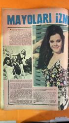PAZAR MAGAZİN, SİNEMA, FİLM, TİYATRO DERGİSİ - SAYI : 607 10 MAYIS 1968 - İZZET GÜNAY - SEMİNE GÜNAY - HALDUN DORMEN - KAMİL ALTAN - SABAHATTİN KERİMOĞLU - FİKRET HAKAN - YILMAZ GÜNEY - EDİZ HUN - SELDA ALKOR - SEMA ÖZCAN - SÜLEYMAN TURAN - EKREM BORA - TUNÇ ORAL - REHA YURDAKUL - SADRİ ALIŞIK - TÜRKAN ŞORAY DORMEN TİYATROSU - TEŞVİKİYE CAMİİ - ZİNCİRLİKUYU MEZARLIĞI - CERRAHPAŞA HASTANESİ - 1 MAYIS PİKNİĞİ - BEYİN KANAMASI - CENAZE TÖRENİ - TİYATRO CAMİASI - YEŞİLÇAM SANATÇILARI - SES DERGİSİ 20. SAYI SEMİNE GÜNAY’IN VEFATI - İZZET GÜNAY’IN YASTA GEÇEN GÜNLERİ - DORMEN TİYATROSU’NDA VEDA MERASİMİ - TEŞVİKİYE CAMİİ’NDE TOPLU VEDA - ZİNCİRLİKUYU’DA SON YOLCULUK - TİYATRO VE SİNEMA CAMİASININ BÜYÜK KAYBI - HALDUN DORMEN’İN AÇIKLAMASI - SEMİNE GÜNAY’IN SANATÇI KİMLİĞİ - İZZET GÜNAY’IN EŞİNE VEDASI - CENAZEDE GÖZYAŞLARI - SANAT DÜNYASINDA YAS - TAM TAKIM - 16 SAYFA
