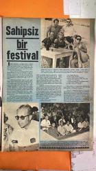 PAZAR MAGAZİN, SİNEMA, FİLM, TİYATRO DERGİSİ - SAYI : 612 14 HAZİRAN 1968 - NEBAHAT ÇEHRE - YILMAZ GÜNEY - İZZET GÜNAY - SIRRI GÜLTEKİN - METİN ERKSAN - SELDA ALKOR - GÜLGÜN OK - SEVİM ÇAĞLAYAN - SELMA GÜNERİ - NERİMAN GÜNERİ - MEMDUH ÜN - KADRİ YURDATAP - ORHAN ELMAS - MUSTAFA YILMAZ - BELGİN DORUK - FARUK KENÇ - ELKE - REFİK KEMAL ARDUMAN - IVON ARDUMAN - DR. ALYANAK - AHMET ÜSTEL - MELİH ALTINIŞIK - ORHAN ÇAĞMAN - LEON SASON - JULES JENGERS - ZEKİ MÜREN - AJDA PEKKAN - PERİ HAT - SERMAN KÖKSAL - SEZER GAVİR - PERVİN PAR - FIGEN SAY - ZÜBEYDE AKSU - YILMAZ DURU - TÜRKAN DURU - İRFAN ATASOY - HAYDAR TURAN ÇİRKİN KRAL AFFETMEZ - KAÇAK - İNCE CUMAALİ - ÖLÜM TARLASI - VESİKALI YARİM - SON GECE - KURBANLIK KATİL - ZİLLİ NAZİFE - ALTIN BIÇAKLAR - ASILACAK ADAM NEBAHAT ÇEHRE’NİN YEŞİLÇAM’A DÖNÜŞÜ - YILMAZ GÜNEY’LE AYRILIK SONRASI MEKTUPLAŞMA - MASUM KIZ ROLLERİNE DÖNÜŞ KARARI - GAZİNO TEKLİFLERİNE RET - KAÇAK FİLMİNDE İZZET GÜNAY’LA BAŞROL - ANTALYA FİLM FESTİVALİ’NDE - TAM TAKIM - 16 SAYFA