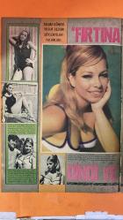 PAZAR MAGAZİN, SİNEMA, FİLM, TİYATRO DERGİSİ - SAYI : 618 26 TEMMUZ 1968 - SELMA GÜNERİ - YUSUF SEZGİN - HÜLYA KOÇYİĞİT - SELİM SOYDAN - MELEK KOÇYİĞİT - OYA PERİ - SEZER GÜVENİRGİL - TUNÇ ORAL - ERKAN YOLAÇ - FİKRET HAKAN - HAYATİ HAMZAOĞLU - SEVGİ CAN - ASAF TENGİZ - FEHMİ TENGİZ - ALİ UĞUR - ATIF KAPTAN - ATİLLA ERGÜN - ZEKİ TÜNEY - FAKİ COŞKUN - MUZAFFER YENEN - M. ALİ AKPINAR - HALDUN ORGUN - HASAN CEYLAN KEZBAN - BALÇIKLI MEHMET EFE - YARIN ÇOK GEÇ OLACAK SELMA GÜNERİ VE YUSUF SEZGİN’İN EVLİLİKLERİNDEKİ DEDİKODULARA YANIT - İKİNCİ BALAYI VE KEZBAN FİLMİNDE BİRLİKTE ROL - SELMA GÜNERİ’NİN SAHNE KARİYERİNE DEVAMI - ANNE NERİMAN GÜNERİ İLE İLİŞKİLERİNİN DÜZENİ - HÜLYA KOÇYİĞİT VE SELİM SOYDAN’IN AVRUPA BALAYI DÖNÜŞÜ - MELEK KOÇYİĞİT’İN DUYGUSAL KARŞILAMASI - HÜLYA KOÇYİĞİT’İN FİLM KIYAFETLERİ İÇİN YURTDIŞI ALIŞVERİŞİ - OYA PERİ’NİN FİZİKSEL DEĞİŞİMİ VE SAHNEYE DÖNÜŞ KARARI - OYA PERİ’NİN SİNEMAYA UYUM SÜRECİ VE YENİ FİLM HAZIRLIĞI - SEVGİ CAN’IN TÜRK SİNEMASIN - TAM TAKIM - 16 SAYFA