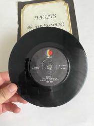 THE CATS - She Was Too Young plak