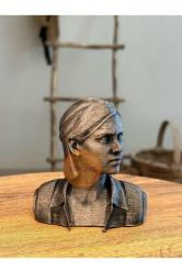 Ellie Williams Last Of Us Karakter Büst Eskitme Renk 10 CM