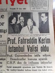 Cumhuriyet Gazetesi - 20 Ekim 1949 - anlaşılmaz bir karar yazan Nadir Nadi Başmakale - güvenlik konseyine Bugün 3 üye seçiliyor - Profesör Fahrettin Kerim Gökay İstanbul Valisi oldu fotoğraf - sahte çocuk davası bitti fotoğraf - Amerikan Rus atom yarışması hızlanıyor - Van özalp'te 33 vatandaşın kurşuna dizilmesi mahkemesi - Rusya'da Yahudi düşmanlığı - Safiye Ayla konservatuvardan istifa etti - sağlık Bakanı Kemali Bayezit yapılan tenkitlere cevap verdi fotoğraf - kaybettiğimiz milli değerler Şair Enis Behiç Koryürek - ölüm melodisi filmi ar sinemasında - bir gün tıkanacağız yazan Burhan Felek - İstanbul'da yapılacak basketbol turnuvası - Turgut Reis yazan Halikarnas balıkçısı yazı dizisi - Şehir Tiyatrosu adresleri hakkında hazırlanmakta olan talimatname - arı unları - İstanbul Belediyesi şehir tiyatroları dram kısmında faust Komedi Kısmında Nemo Bankası - Muammer Karaca opereti Rakım 185 - Doktor Kemal Çağlar - bugünkü radyo programı - good year lastikleri - Ronson çakmak