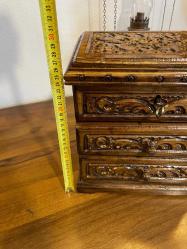 Ahşap kilitli aynalı çekmeceli sandık