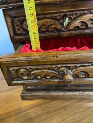 Ahşap kilitli aynalı çekmeceli sandık