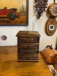 Ahşap aynalı kilitli çekmeceli sandık