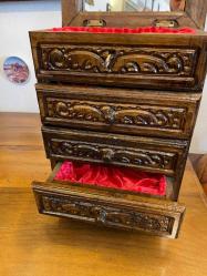 Ahşap aynalı kilitli çekmeceli sandık