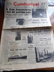 Cumhuriyet Gazetesi - 21 Temmuz 1949 - çarpışan görüşler Cumhuriyet Başmakale - Nihat Erim konuşmalarına dair bir açıklama yaptı - Hilmi Uran Dün yazarımız ile görüşürken fotoğraf - Rusya'nın Atlantik paktına karşı taarruzu - geçenlerde İtalyan parlamentosu civarında komünistlerin yaptıkları bir nümayiş fotoğraf - Bursa'da sebze ve meyva fiyatları çok düştü - Amerika'nın İran'a askeri yardımları - Radyo ile şehir toplantısı - 21 Temmuz seçimlerinin yıldönümü - Bulgaristan'ın yeni başbakanı kolarov oldu - belçika'dan iade edilen fındıklar - Sabahattin Ali'nin katli davası - Sabahattin Ali'nin katili Ali Ertekin mahkemeye götürülürken fotoğraf - Giresun vapuru bugün geliyor - Sevil berberi Türkiye'de bir asırdır oynanıyor yazan Refik Ahmet Sevengil - sokak kızı kiti Lale sinemasında - ekmekler gittikçe bozuluyor - kömür tevziatı yazan Burhan Felek - Türkiye hakkında bir film çevrilecek - dünyada sinemaların sayısı çok arttı - İsmail Dümbüllü Suzan Güven Coşkun Kardeşler büyükdere'de