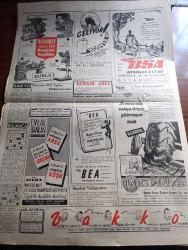 Cumhuriyet Gazetesi - 21 Temmuz 1949 - çarpışan görüşler Cumhuriyet Başmakale - Nihat Erim konuşmalarına dair bir açıklama yaptı - Hilmi Uran Dün yazarımız ile görüşürken fotoğraf - Rusya'nın Atlantik paktına karşı taarruzu - geçenlerde İtalyan parlamentosu civarında komünistlerin yaptıkları bir nümayiş fotoğraf - Bursa'da sebze ve meyva fiyatları çok düştü - Amerika'nın İran'a askeri yardımları - Radyo ile şehir toplantısı - 21 Temmuz seçimlerinin yıldönümü - Bulgaristan'ın yeni başbakanı kolarov oldu - belçika'dan iade edilen fındıklar - Sabahattin Ali'nin katli davası - Sabahattin Ali'nin katili Ali Ertekin mahkemeye götürülürken fotoğraf - Giresun vapuru bugün geliyor - Sevil berberi Türkiye'de bir asırdır oynanıyor yazan Refik Ahmet Sevengil - sokak kızı kiti Lale sinemasında - ekmekler gittikçe bozuluyor - kömür tevziatı yazan Burhan Felek - Türkiye hakkında bir film çevrilecek - dünyada sinemaların sayısı çok arttı - İsmail Dümbüllü Suzan Güven Coşkun Kardeşler büyükdere'de