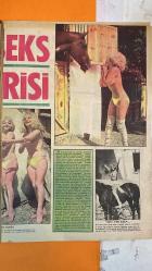 PAZAR MAGAZİN, SİNEMA, FİLM, TİYATRO DERGİSİ - SAYI : 749 29 OCAK 1971 - LEYLA SAYAR - FİKRET HAKAN - MELEK GÖRGÜN - BİLAL İNCİ - AYBEN - YILMAZ GÜNEY - ORHAN GÜNŞİRAY - MUZAFFER TEMA - EROL TAŞ - HAYATİ HAMZAOĞLU - FERİDUN GÖLGEÇEN - HÜSEYİN ZAN - TARIK ŞİMŞEK - DANYAL TOPATAN - NAZAN ŞORAY - FIGEN HAN - FIGEN SAY - HÜLYA KOÇYİĞİT - KARTAL TİBET - GÜLİSTAN GÜZEY - SERPİL GÜL - BELLAS ÖZENER - ŞÜKRAN ÖZENER - AYHAN IŞIK - MURAT SOYDAN - FERİT ŞEVID - SEZER GÜVENİRGİL - ZUHAL AKTAN - ÖNDER SOMER - FERİDUN KARAKAYA - KENAN KURT - MEHMET DİNLER - BEHÇET NACAR - PAPATYA ALKAYA - YÜKSEL ALKAYA - VURGUNCULAR - BEKLENEN ŞARKI - NE SENİN AŞKINA MUHTAÇ - AL SAZIMI SEVDİCEĞİM - AŞKAN KANUNU - KISKANIRIM - ARKADAŞIM OL BÖYLESİ - CİLALI İBO - YETİMHANE MELEĞİ - CİLALI İBO ALMANYA'DA - ATHSPOR KULÜBÜ  - TAM TAKIM - 16 SAYFA