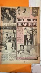 PAZAR MAGAZİN, SİNEMA, FİLM, TİYATRO DERGİSİ - SAYI : 767 4 HAZİRAN 1971 - SERPİL ÖRÜMCER - TUGAY TOKSÖZ - DENİZ GÖKÇER - CÜNEYT GÖKÇER - MEDİHA GÖKÇER - NEJAT SAYDAM - SALİH GÜNEY - MELİH SERTESEN - MELİH ÜSTÜNGÖZ - MURAT KÖSEOĞLU - MUNİR ÖZKUL - YILDIRIM ONAL - MİNE M - FATMA GİRİK - CÜNEYT ARKIN - NATUK BAYTAN - KUZEY VARGIN - FİLİZ AKIN - NAZAN ŞORAY - YILDIRIM GENCER - AYŞENUR AKARSU - ÜLKÜ ÖZEN - YAŞAR TUNALI - DEMİR KARAHAN - AŞK HİKAYESİ - İKİ ESİR - KİRLİ ELLER - BİZANSLI ZORBA - GURBET TÜRKÜSÜ - KIZIM DUYMASIN - KANLI HAYAT - TAM TAKIM - 16 SAYFA