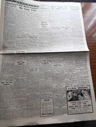 Cumhuriyet Gazetesi - 22 Aralık 1948 - Dışişleri bakanımızın beyanatı yazan Abidin Daver Başmakale - Macar elçisi Gulaşy hükümetimize iltica etti - CHP meclis grubunda Dün kopan fırtına - hadiseye Hüseyin Cahit Yalçın'ın ulus'ta çıkan bir başyazısı sebep oldu - Hamdullah Suphi Tanrıöver'in düştüğü yanlışlık - Beykoz futbol takımı Yunanistan'a gidiyor - af kanunu faydalı mı yoksa zararlı mıdır - İstanbul vapuru ile gelen eşyaların satıldığı yer fotoğraf - Doktor Lütfi Kırdar iyileşti fotoğraf - şehrazatın doğuşu Çemberlitaş sinemasında - Hitler ile hesaplaşma yazan Dr Schact yazı dizisi - Türkçe'nin zenginliği ve fakirliği Yazan İsmail habip Sevük - verem mücadelesi yazan Burhan Felek - prenses Elizabeth'in oğlu prens Charles sünnet edildi - canavar tohumu filmi Alemdar ve milli sinemada - kanlı taşlar filmi başrolde Vahi öz Nevin Aypar Aziz basmacı Taksim sinemasında - parker 51 dolmakalem - Gillette traş bıçağı - bugünkü radyo programı - Halda yazı makinesi - Philips bisikletleri