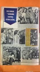 PAZAR MAGAZİN, SİNEMA, FİLM, TİYATRO DERGİSİ - SAYI : 798 7 OCAK 1972 - AYHAN IŞIK - GÜLŞEN IŞIK - SADRI ALIŞIK - ÇOLPAN ILHAN - NECLA BIRSEL - SELMA GUNERI - YUSUF SEZGIN - YILDIZ TEZCAN - NERIMAN KOKSAL - FARUK GERCEK - ZUHAL AKTAN - EDIZ HUN - SULEYMAN TURAN - MINE MUTLU - FATMA GIRIK - EMEL SAYIN - ONDER SOMER - TURGUT DEMIRAG - AFET TUGBAY DEMIRAG - FERI CANSEL - YAVUZ FIGENLI - SEMIH EVIN - M GORGUN - S KARAN - FIKRET HAKAN - B INANOGLU - SAMI TUNC - KAYHAN YILDIZOGLU - REHA YURDAKUL - ARZU OKAY - ATILLA ERGUN - PIRAYE UZUN - YILDIRIM GENCER - ULKU OZEN - HULYA KOCYIGIT - SEZER GUVENIRGIL - TURKAN SORAY - MELEK GORGUN - HULYA DARCAN - FILIZ ALAN - CIHANGIR GAFFARI - CUNEYT ARKIN - KARTAL TIBET - TANJU KOREL - IZZET GUNAY - SALIH GUNEY - YILMAZ GUNEY - KADIR INANIR - AHMET MEKIN - IRFAN ATASOY - TAMER YIGIT - MURAT SOYDAN - MELIH GULGEN - CETIN INANC - SERTAC KARAN - EROL TAS - KAYA EREREZ - RAFET SIRINER - ALI YAVER - OZDEMIR OGUT - BEHCET NACAR - PASA GUNR - TAM TAKIM - 16 SAYFA