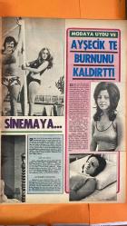 PAZAR MAGAZİN, SİNEMA, FİLM, TİYATRO DERGİSİ - SAYI : 836 29 EYLÜL 1972 - AĞUSTOS 2025 - MİNE MUTLU – PERİHAN SAVAŞ – ORHAN GENCEBAY – SELMA GÜNERİ – ŞÜKRİYE ATAV – NİHAT ZIYALAN – ORHAN AKSOY – ORHAN KAPKI – TARIK AKAN – MERAL ZEREN – FATMA BELGEN – SUNA KESKİN – SEVİNÇ PEKİN – MÜNİR ÖZKUL – HULUSİ KENTMEN – HALİT AKÇATEPE – BAHAR ERDENİZ – YALÇIN ERDENİZ – TÜRKAN ŞORAY – KADİR İNANIR – ARZU OKAY – AHMET MEKİN – HÜLYA KOÇYİĞİT – MUHSEREM NUR – SERDAR GÖKHAN – AYSUN GÜVEN – VEDAT TÜRKALİ – MÜŞERREF TEZCAN – YILMAZ DURU – ZEYNEP DEĞİRMENCİOĞLU – SERKAN ACAR – FİLİZ AKIN – AYTAÇ ARMAN – İHSAN YÜCE – MÜMTAZ ENER – MUADELET TİBET – İHSAN GEDİK – OSMAN SEDEN – AYŞE ŞASA – ÇETİN TUNCA – GÜLER ALIŞ – TAMER YİĞİT – AYNUR AYDAN – OKSAL PEKMEZOĞLU – MİNE TÜZMEN – GAZANFER ÖZCAN – GÜLER ALG – MEHMET DİNLER – BÜLENT ERSOY – CÜNEYT ARKIN – SADRİ ALIŞIK – AYŞECİK – SEZERCIK – SERKAN – ÇAĞKAN ÇULHA – BÜŞRA ÇULHA – ÜNAL ÇULHA – HALDUN SİMAVI – SAFA KILIÇLIOĞLU – SAMET KOÇYİĞİT  - TAM TAKIM - 16 SAYFA