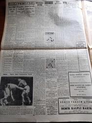 Cumhuriyet Gazetesi - 16 Eylül 1951 - Bir İhtiyaç Yazan Nadir Nadi Köşe Yazısı - 17 İlimizde Bugün Seçim Yapılıyor - Bütün İllerde Rey Atmaya 8 De Başlanıp 17 De Son Verilecek - İlk Seçim Suçları - Müsteşrikler Kongresi Dün Saat 15 te Açıldı fotoğraf - Haydarpaşa Lisesinin Binası Hastane Olacak - Atlantik Paktı Konseyi Dün Ottowa'da Toplandı fotoğraf - Batı Almanya İktisat Bakanı Erhard Geldi - Dün Gece Yapılan Basketbol Maçlarının açılış töreni fotoğraf - Türkiye Avusturyayı 33 31 Yendiler - Haftanın Şakaları Yazan Burhan Felek - O İki Cadde Yazan Falih Rıfkı Atay  - Rüyalar Evi Yazan Peride Celal Yazı Dizisi - Romanya'daki Türk Azınlığı Tehcir Ediliyor - Arab Birliği Ve Türkiye - Komünistlik Propagandası Yapan Rupen Girgeç Yakalandı - Charlie Chaplin'in Eski Yatı İstanbula Geldi  - Beşiktaş Enosis'le Fenerbahçe Dörtler Muhteliti İle Karşılaşacaklar - Venedik Tenis Turnuvası - Sabite Tur  Perihan Sözeri Abdullah Yüce Hamiyet Yüceses Cağaloğlu çiftesaraylar bahçesinde