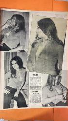 PAZAR MAGAZİN, SİNEMA, FİLM, TİYATRO DERGİSİ - SAYI : 864 13 NİSAN 1973 - FERI CANSEL - ZÜMRÜT CANSEL - TAMER YİĞİT - SEVİM TUNA - RUKİYE BAYRAK - NİLÜFER KOÇYİĞİT - HÜLYA KOÇYİĞİT - SELİM SOYDAN - DEMİR KARAHAN - CANAN URAL - EKREM BORA - YAŞAR ÖZEL - TURHAN GÖKBAKAN - ARMAN MINERYAN - SİLVİYA KARME - NAZAN ŞORAY - SEYHAN GÜMÜŞ - BELGİN DORUK - FİKRET HAKAN - NEJE CAN PAŞMAK - ELİF HAKAN - LÂLE SAN - SEMİRAMİS - HÜMEYRA - NAZAN ŞORAY - BARIŞ MANÇO - GÜL TENER - KLAUS KINSKI BAŞLIKLAR : HER ŞEY ZÜMRÜT İÇİN - 400 BİN LİRALIK KAT - FERI CANSEL'İN SERVETİ - LOLITA 20 YAŞINDA - NİLÜFER KOÇYİĞİT'İN DOĞUM GÜNÜ - TAMER YİĞİT'İN İKİLİ OYUNU - SEVİM TUNA'NIN AÇIKLAMASI - YILDIRIM NİKAHI - MİLYONER KIZLA EVLİLİK - TAMER YİĞİT'İN BUNALIMI - BELGİN DORUK'UN ŞARKICILIĞA GEÇİŞİ - FİKRET HAKAN'IN EVLİLİKLERİ - NAZAN ŞORAY'IN YALNIZLIĞI - SEYHAN GÜMÜŞ'ÜN YÜKSELİŞİ - VAMP KADIN ROLLERİ - HALHAL EFSANESİ - NAZAN ŞORAY'IN BÜYÜK AŞKLARI - STERİL SEVDA - ZOR ERKEKLER - FERI CANSEL'İN - TAM TAKIM - 16 SAYFA