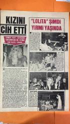 PAZAR MAGAZİN, SİNEMA, FİLM, TİYATRO DERGİSİ - SAYI : 864 13 NİSAN 1973 - FERI CANSEL - ZÜMRÜT CANSEL - TAMER YİĞİT - SEVİM TUNA - RUKİYE BAYRAK - NİLÜFER KOÇYİĞİT - HÜLYA KOÇYİĞİT - SELİM SOYDAN - DEMİR KARAHAN - CANAN URAL - EKREM BORA - YAŞAR ÖZEL - TURHAN GÖKBAKAN - ARMAN MINERYAN - SİLVİYA KARME - NAZAN ŞORAY - SEYHAN GÜMÜŞ - BELGİN DORUK - FİKRET HAKAN - NEJE CAN PAŞMAK - ELİF HAKAN - LÂLE SAN - SEMİRAMİS - HÜMEYRA - NAZAN ŞORAY - BARIŞ MANÇO - GÜL TENER - KLAUS KINSKI BAŞLIKLAR : HER ŞEY ZÜMRÜT İÇİN - 400 BİN LİRALIK KAT - FERI CANSEL'İN SERVETİ - LOLITA 20 YAŞINDA - NİLÜFER KOÇYİĞİT'İN DOĞUM GÜNÜ - TAMER YİĞİT'İN İKİLİ OYUNU - SEVİM TUNA'NIN AÇIKLAMASI - YILDIRIM NİKAHI - MİLYONER KIZLA EVLİLİK - TAMER YİĞİT'İN BUNALIMI - BELGİN DORUK'UN ŞARKICILIĞA GEÇİŞİ - FİKRET HAKAN'IN EVLİLİKLERİ - NAZAN ŞORAY'IN YALNIZLIĞI - SEYHAN GÜMÜŞ'ÜN YÜKSELİŞİ - VAMP KADIN ROLLERİ - HALHAL EFSANESİ - NAZAN ŞORAY'IN BÜYÜK AŞKLARI - STERİL SEVDA - ZOR ERKEKLER - FERI CANSEL'İN - TAM TAKIM - 16 SAYFA