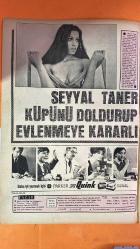 PAZAR MAGAZİN, SİNEMA, FİLM, TİYATRO DERGİSİ - SAYI : 860 16 MART 1973 - SEYYAL TANER - SALİH GÜNEY - FİLİZ AKIN - HÜLYA KOÇYİĞİT - FERİ CANSel - NAZAN ŞORAY - MAYA CASABIANCA - FAHRETTİN KERİM GÖKAY - FARUK BAYÜLKEM - EVA MENGÜ - MÜZEYYEN BAYÜLKEM - JOLE TULGA - GÜL BORO - RENA ERKUT - SEZAİ KUTLU - RUHİ KUTLU - ÖZDEN EREN - YAŞAR EREN - REFİK TULGA - JALE TULGA - TÜLİN ÖNEK - FEYHAN ÖZGÖREN - ADİL ÖZGÖREN - MUAZZEZ SADIKOĞLU - MUCAHİT BESER - MUSTAFA YÜCEL - AHMET PAFTALI - ORHAN SİRAY - ENGİN KÖKLÜÇINAR - HAYRİ - CEVDET SUNAY - BURHAN FELEK - FECRİ EBCİOĞLU - MUFİDE KULEY - ANUSKA - YALÇIN GULHAN - ERGUN - ALEV ÖZGÖNÜL - ARMAN BEY - ÜMİT BEY - İFFET HALİM ORUZ - AYTEN MENGÜÇ - FEHMİ BOYSOY - SALİHA HANCIOĞLU - ŞEVKİYE HARUN - SEMİRAMİS GANJİ - YAVUZ OKAY - SERMİN AVİN - CONDON ORHON - ORHAN FETVACI - ALTAN ULGEN - GALİP ULGEN - TERAY ÇELİKKALP - BİNNUR ÖZERDU - BİRGÜ ÖZERDU - OYA YURTSEVER - BORA - FAHAMETTİN PUNTER - TİRAJE PUNTER - AHMET ÇAPA - ÖMER İNÖNÜ - TAM TAKIM - 20 SAYFA