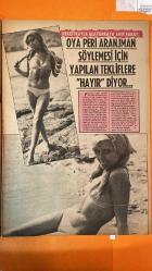 PAZAR MAGAZİN, SİNEMA, FİLM, TİYATRO DERGİSİ - SAYI : 941 FİGEN HAN - HELEN POON - CÜNEYT ARKIN - SELÇUK URAL - ALEV DEMİRKOL - CANAN URAL - MEHMET ÖZDEMİR - MURAT AYDAN - BÜLENT GÜRE - ZEKİ KÜÇÜKBERBER - İSMAİL KOCA - MEHMET HATİPOĞLU - ÜNAL HANIM - SEMİHA HANIM - HALE ONAL - RAHMİ KENT - NERİMAN ÖNAL - MİREY AKDEMİR - MUHLİS AKDEMİR - YASEMİN ÖZGÜR - KENAN YALIN - FATMA BELGEN - TAMER YİĞİT - ÇETİN İNANÇ - MELİH GÜLGEN - AHMET MEKİN - KAZIM KARTAL - REHA YURDAKUL - İSMAİL HAKKI ŞEN - FERİDUN ÇÖLGEÇEN - BAYKAL SULTAN ARIKAN - NEŞE HANIM - VARUJ ODABAŞYAN - RITA NERSESYAN - OSMAN KEÇELLİ - İBRAHİM SEKMAN - SEVİL KEÇELLİ - OFLU İSMAİL - RAİFE ALADAĞ - UĞUR ALADAĞ - MELEK AYBERK - ELİF PEKTAŞ - NEBAHAT ÇEHRE - HAYATİ HAMZAOĞLU - SEVDA NUR - PRENSES BANU - HÜLYA TUĞLU - HALDUN SİMAVI - SAMET KOÇYİĞİT - MUSTAFA TUNCA AKSOY - ŞENAY ŞENER - MESUT EROĞLU - GÜLSEN BUBİKOĞLU - TÜRKER İNANOĞLU - FİLİZ AKIN - NEBAHAT ÇEHRE - GÜLİSTAN OKAN - OYA PERİ - ORKESTRAYLA ALATURKAY  - TAM TAKIM - 20 SAYFA