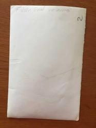 FÜSUN ÖNAL'IN ORİJİNAL 2'Lİ FOTOĞRAF SETİ - 18 x 12 cm EBADINDA - FÜSUN ÖNAL EVDE ANNESİ FİKRET ÖNAL'A KAHVE İKRAM EDERKEN ve VALİZİNİ HAZIRLARKEN ÇEKİLMİŞ 2 ÖZEL KARE
