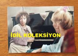 MERAL ÇETİNKAYA'NIN ORİJİNAL 3'LÜ FOTOĞRAF SETİ - 12 x 9 cm EBADINDA - TİYATRO ve SİNEMA OYUNCUSU MERAL ÇETİNKAYA'NIN BİR FİLMDEN 3 FARKLI FOTOĞRAFI
